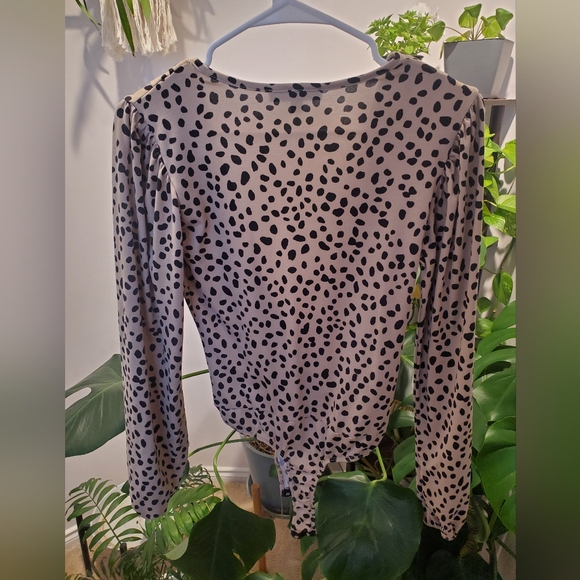 Lulu's medium body suit - Picture 3 of 3